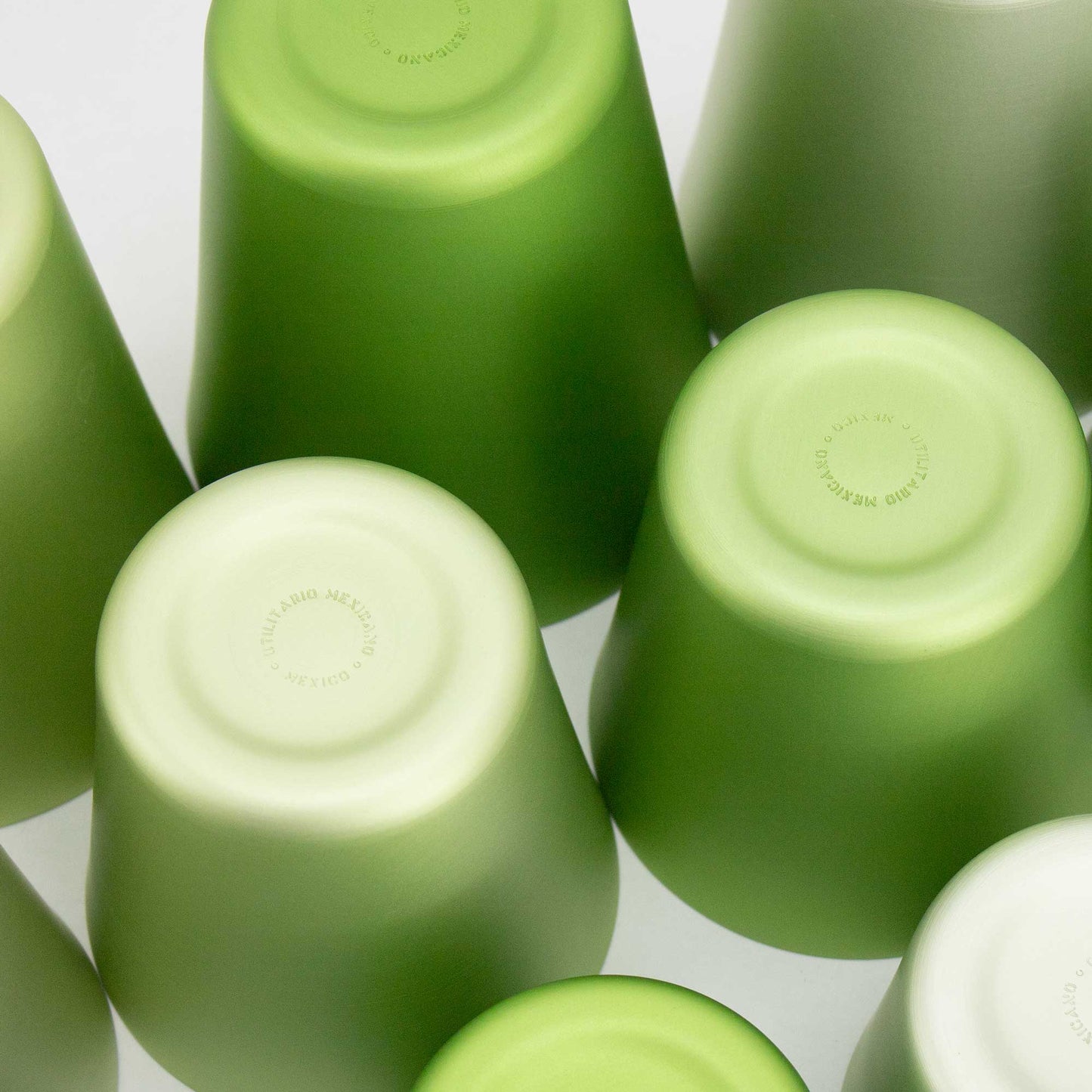 LARGE TUMBLER / GREEN SHADES