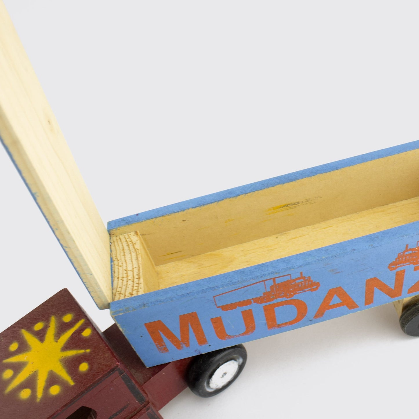 MOVING TRUCK