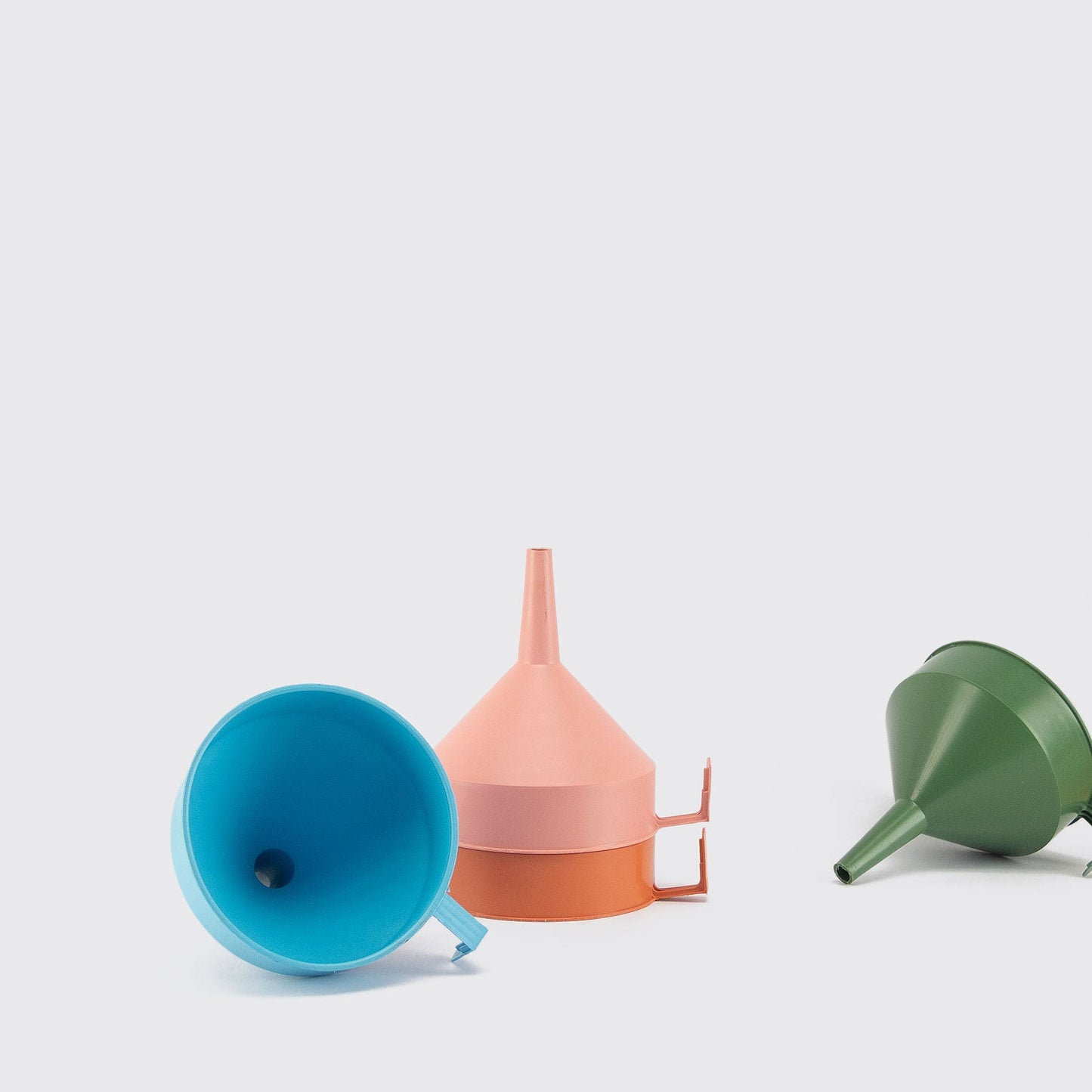 PLASTIC FUNNEL