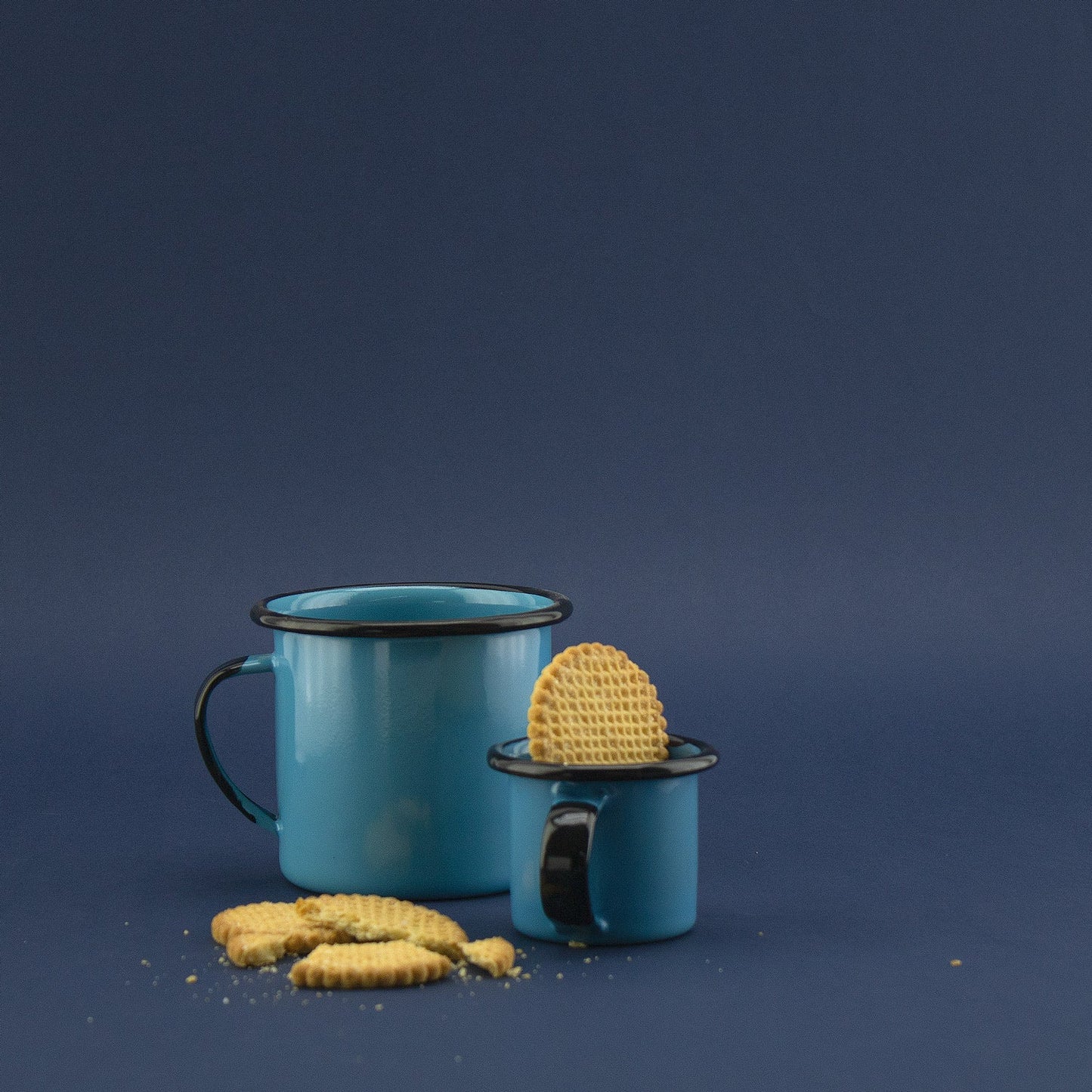 MED. MUG / CAPRI BLUE