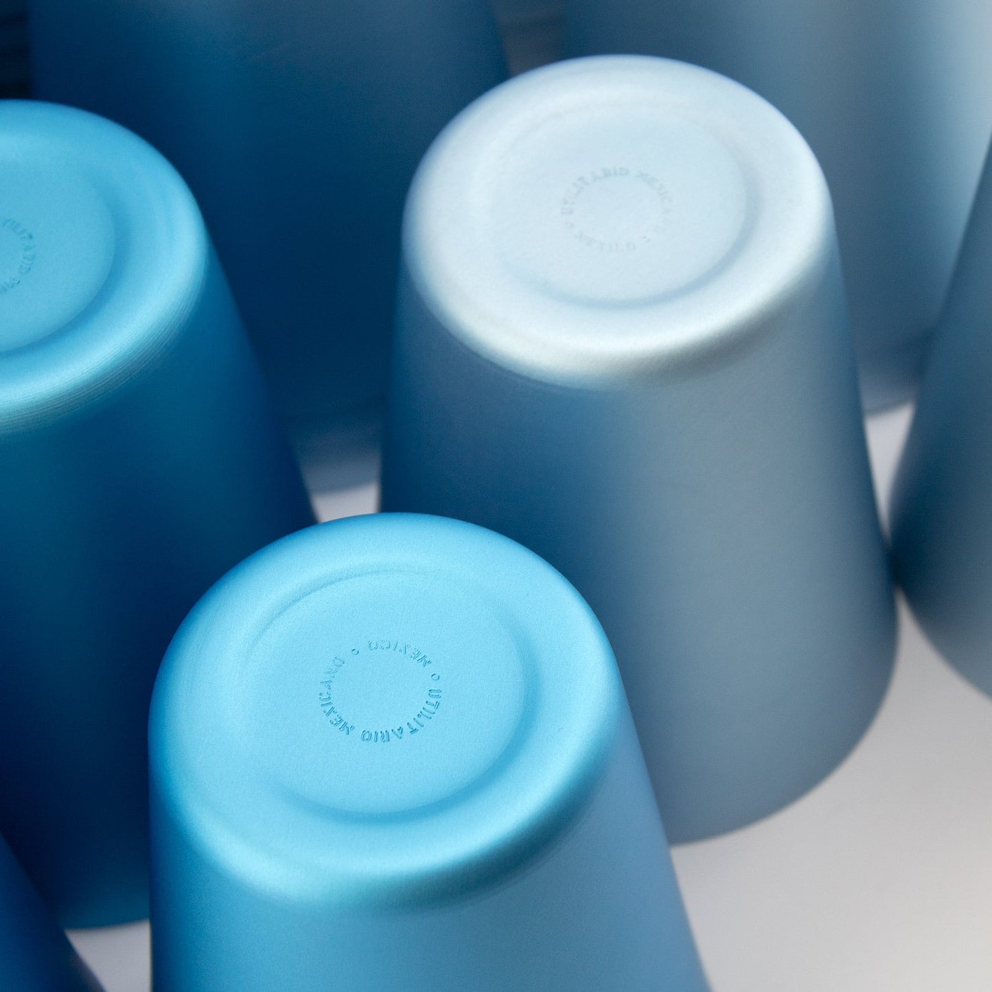 SMALL TUMBLER / BLUE SHADES
