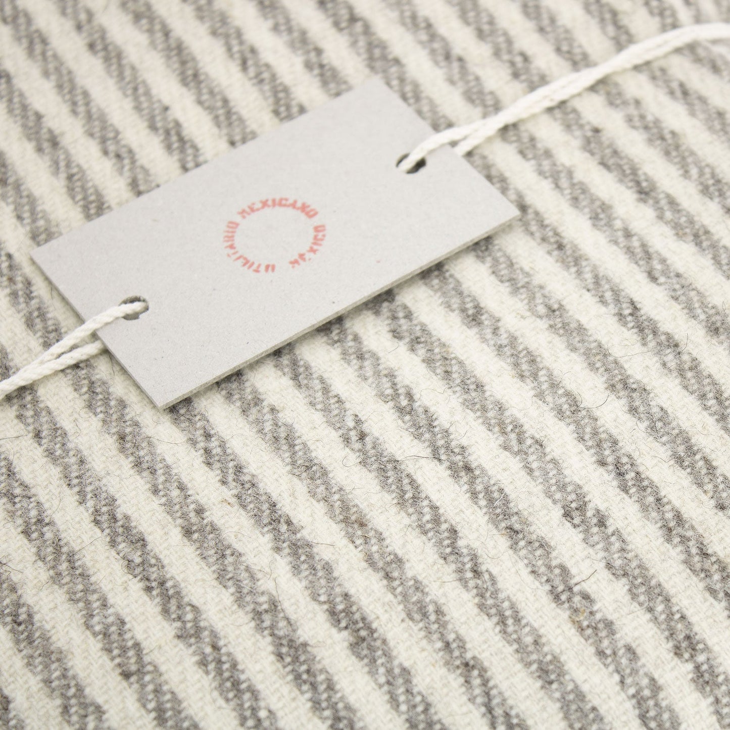 THROW WOOL BLANKET
