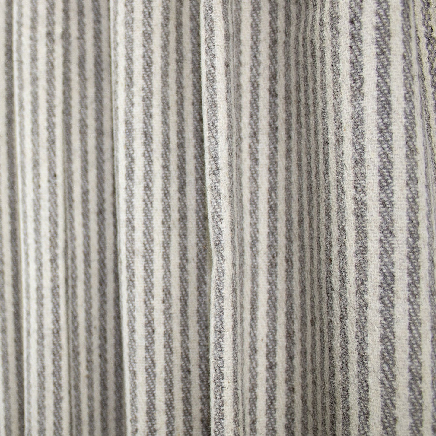THROW WOOL BLANKET