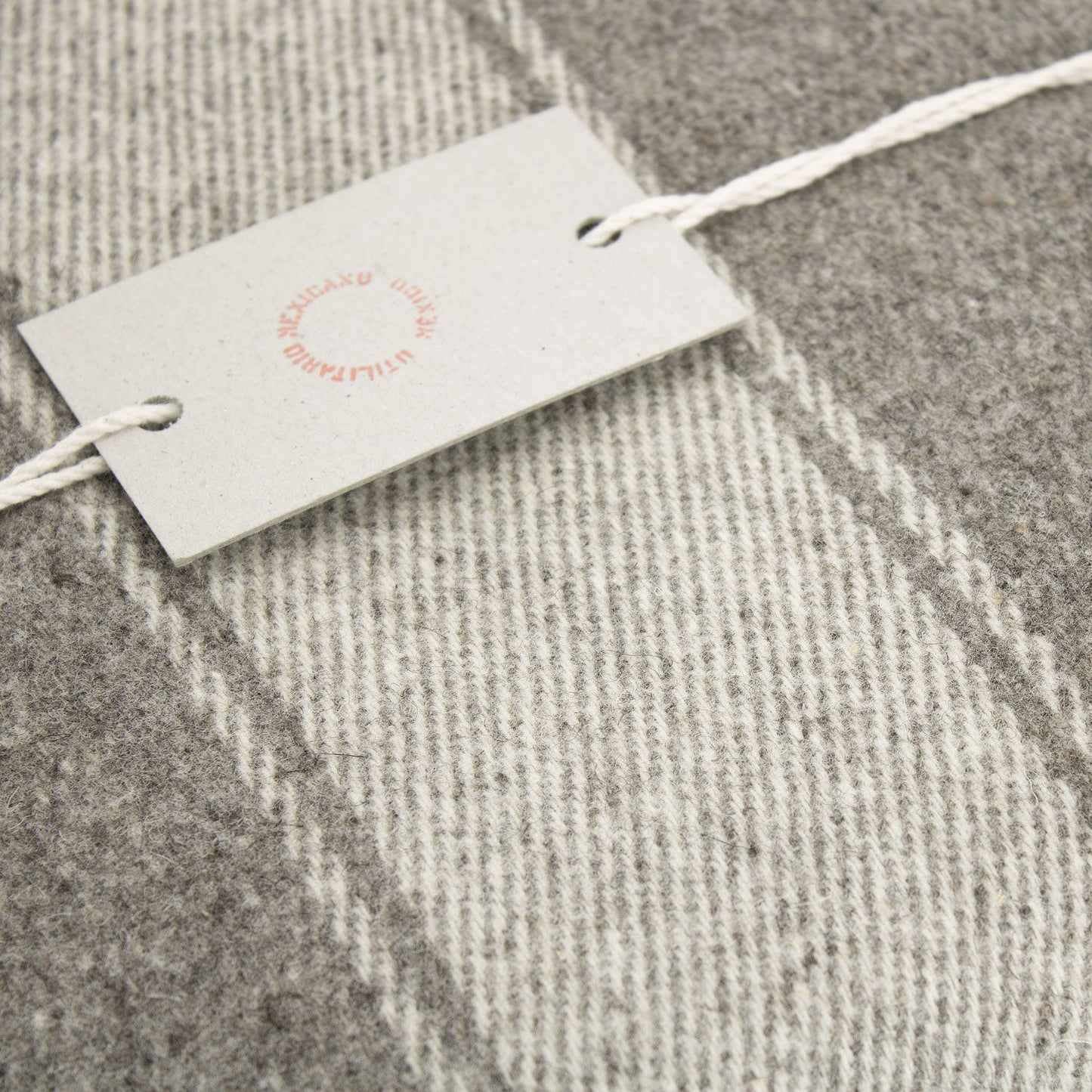 THROW WOOL BLANKET