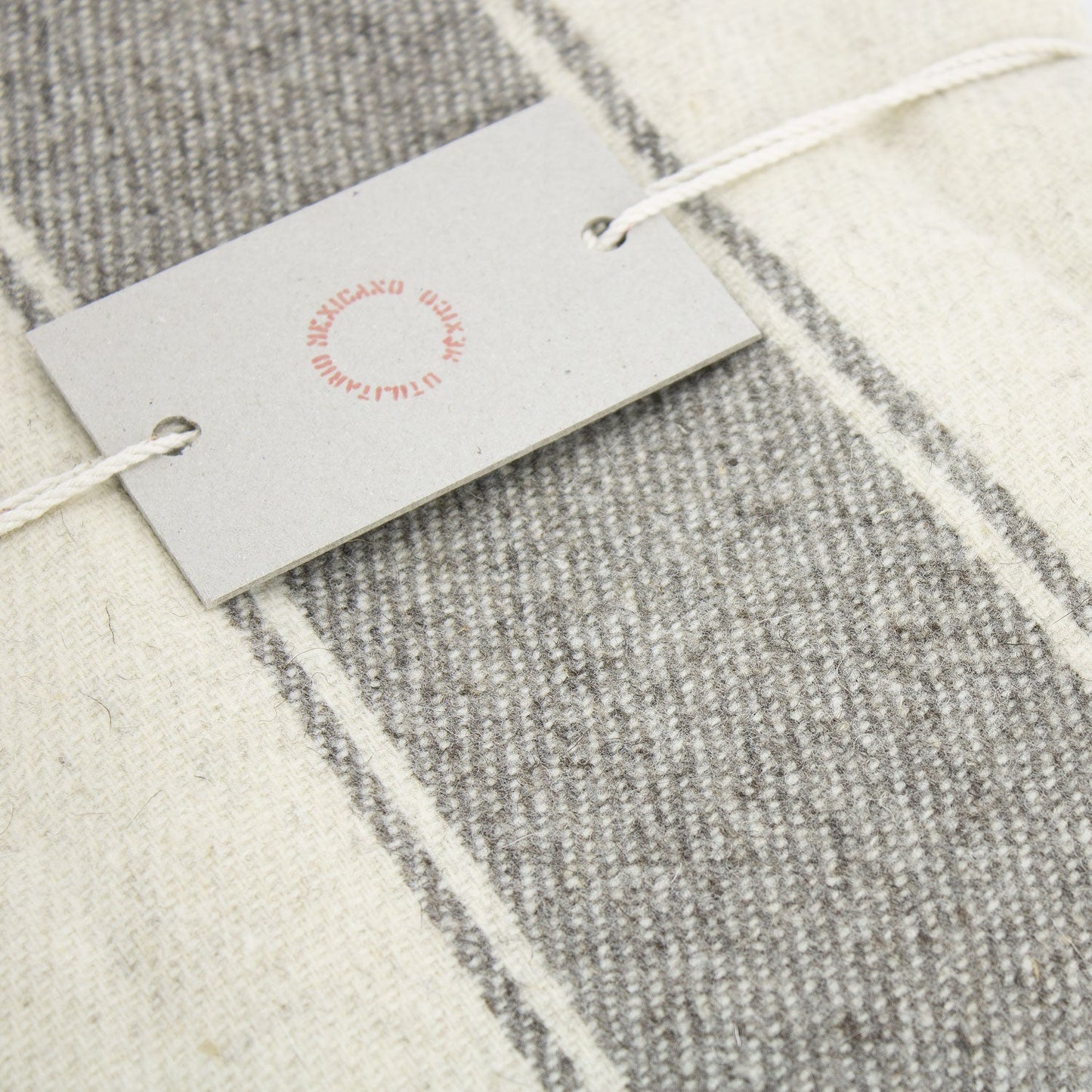 THROW WOOL BLANKET