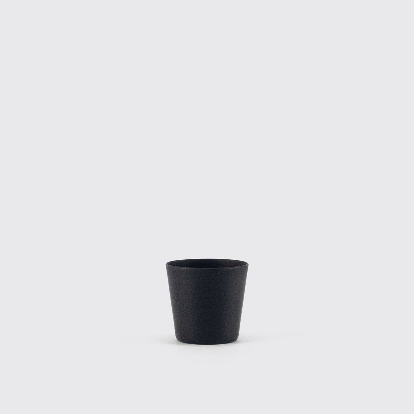 SHOT / BLACK