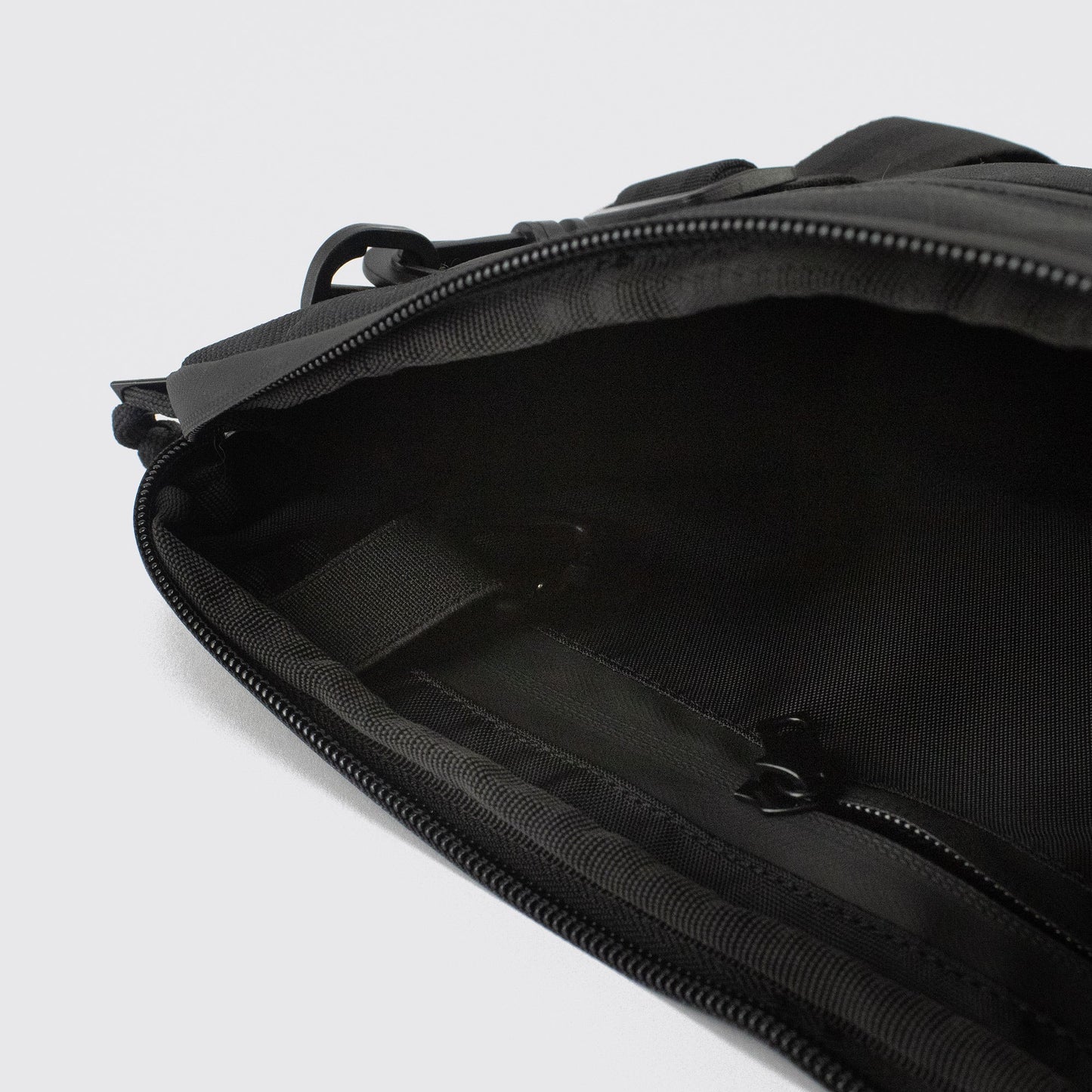 CROSSBODY BAG UTILITARIO