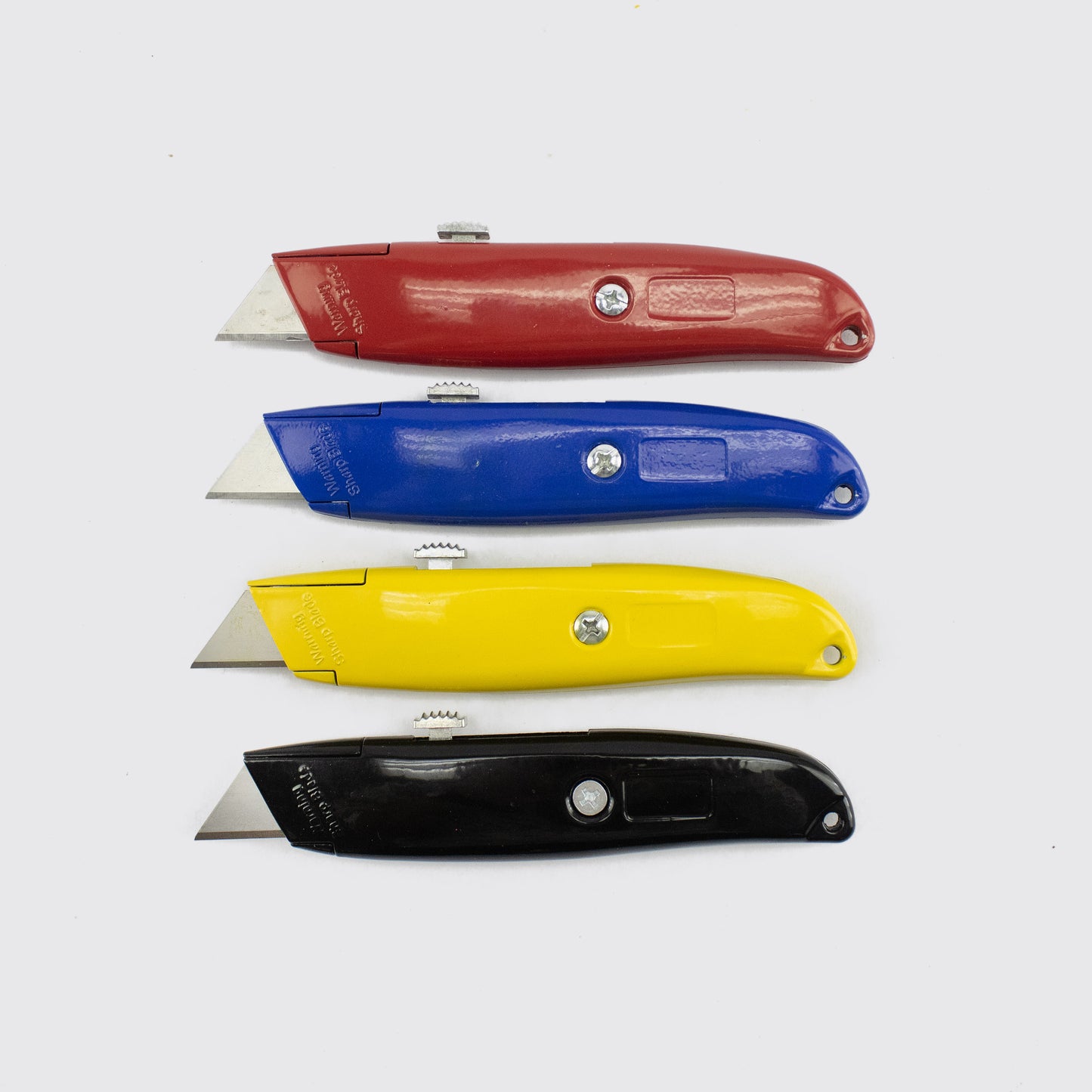RETRACTABLE KNIFE