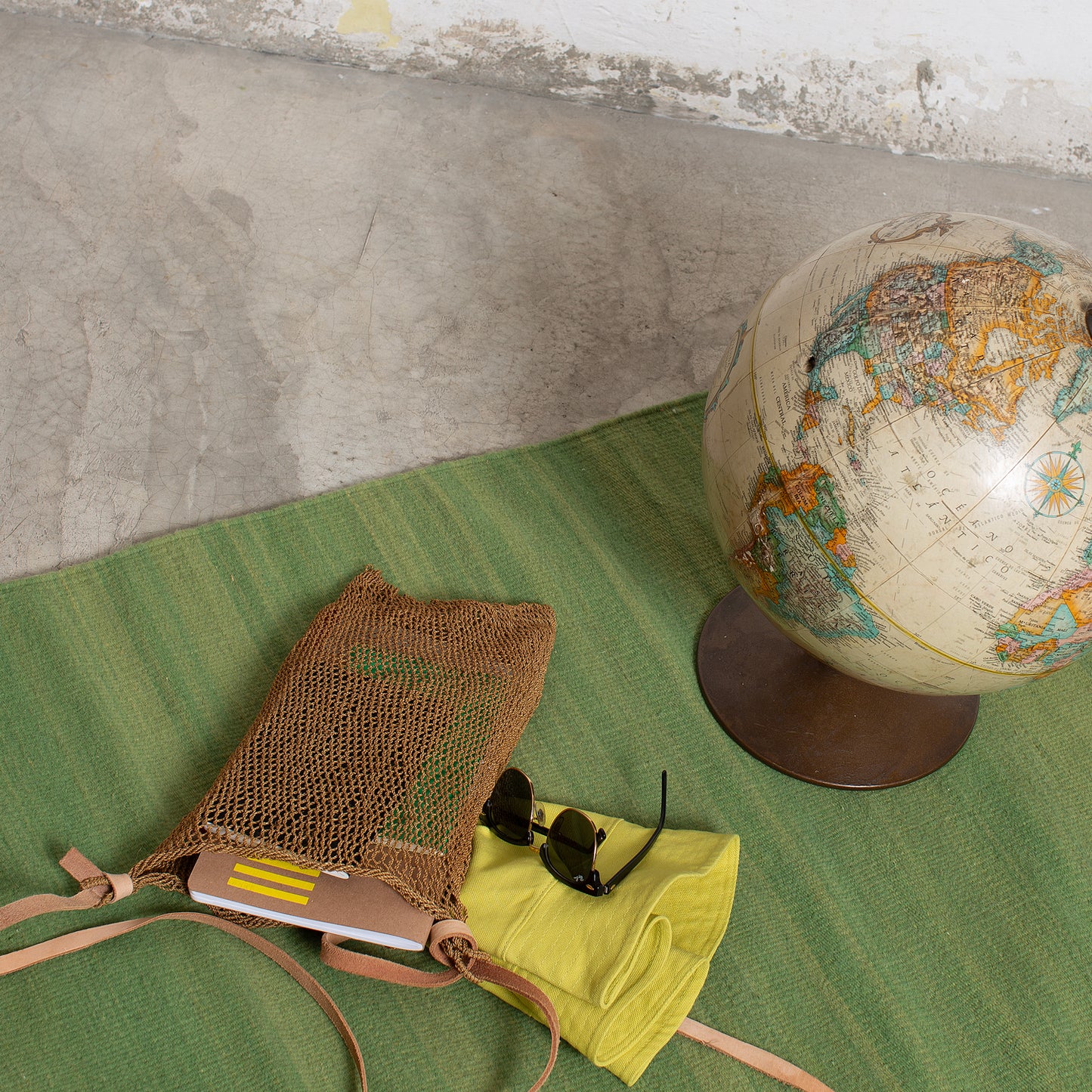 PURE WOOL RUG / COLOR SCALE TREE