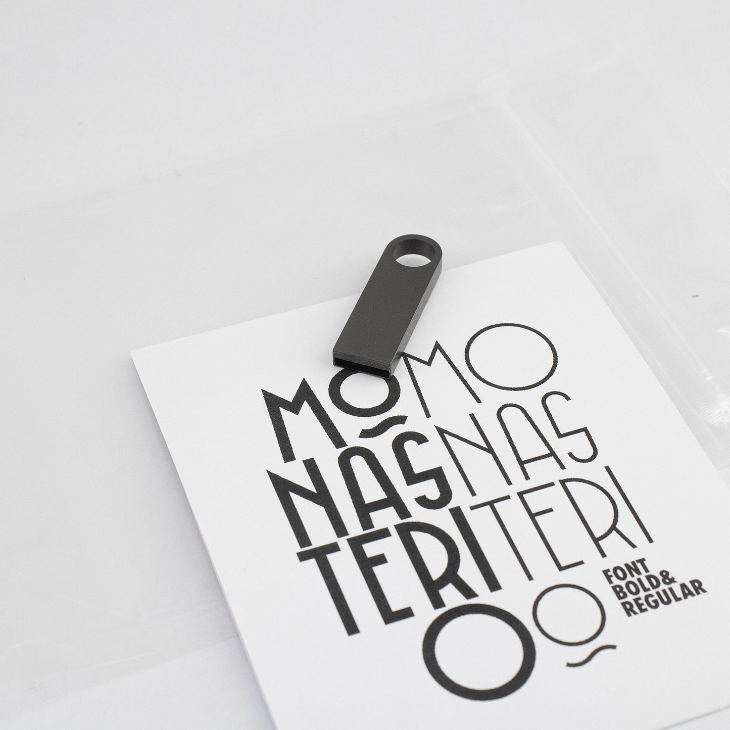 TYPEFACE / MONASTERIO