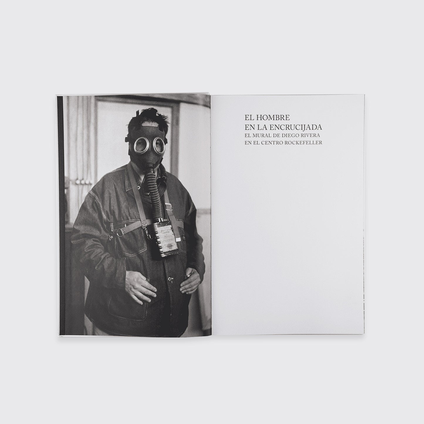 BOOK / MAN AT THE CROSSROADS. Susana Pliego Quijano