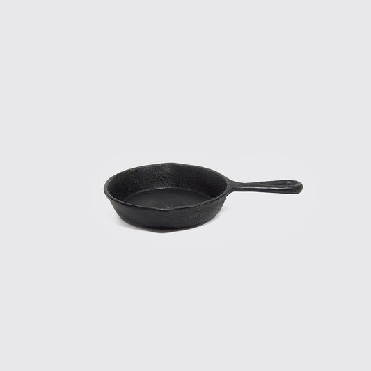 CAST IRON PAN M16