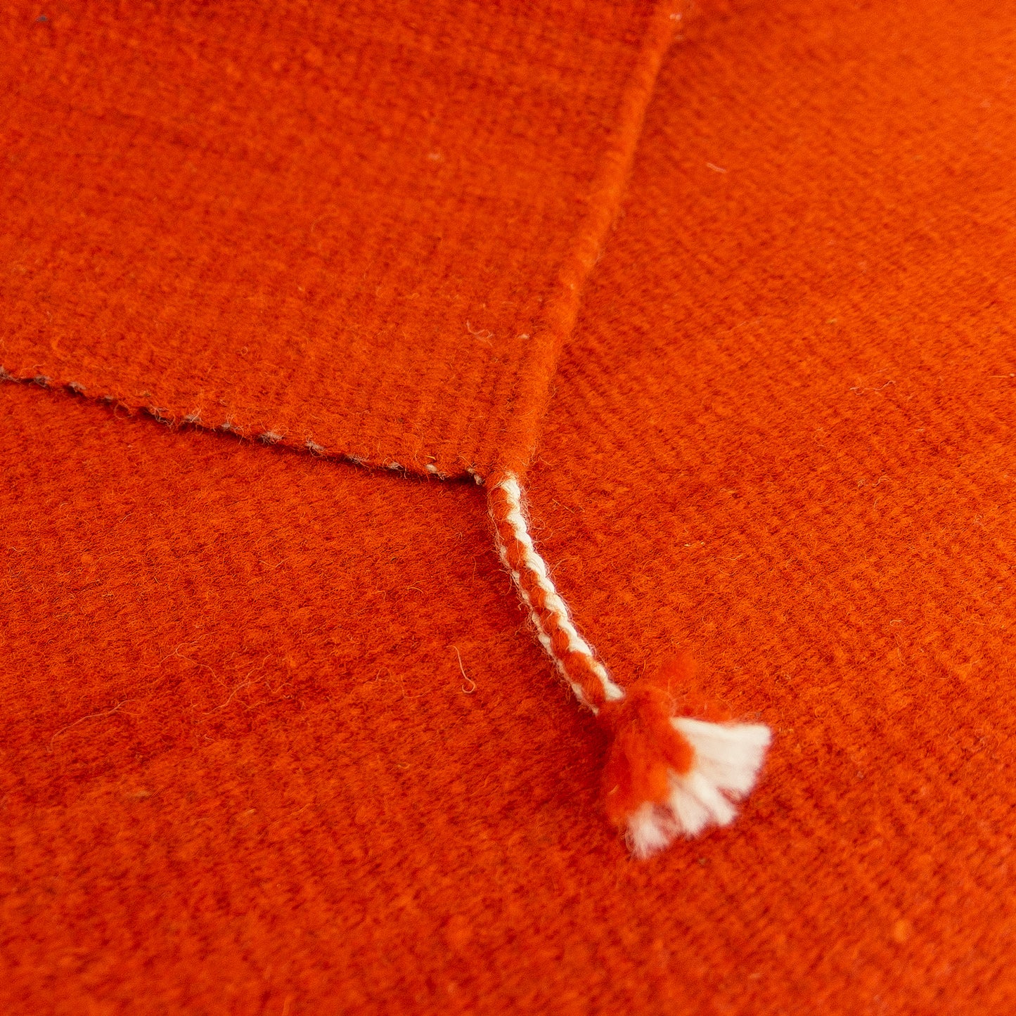 PURE WOOL RUG / COLOR SCALE ONE