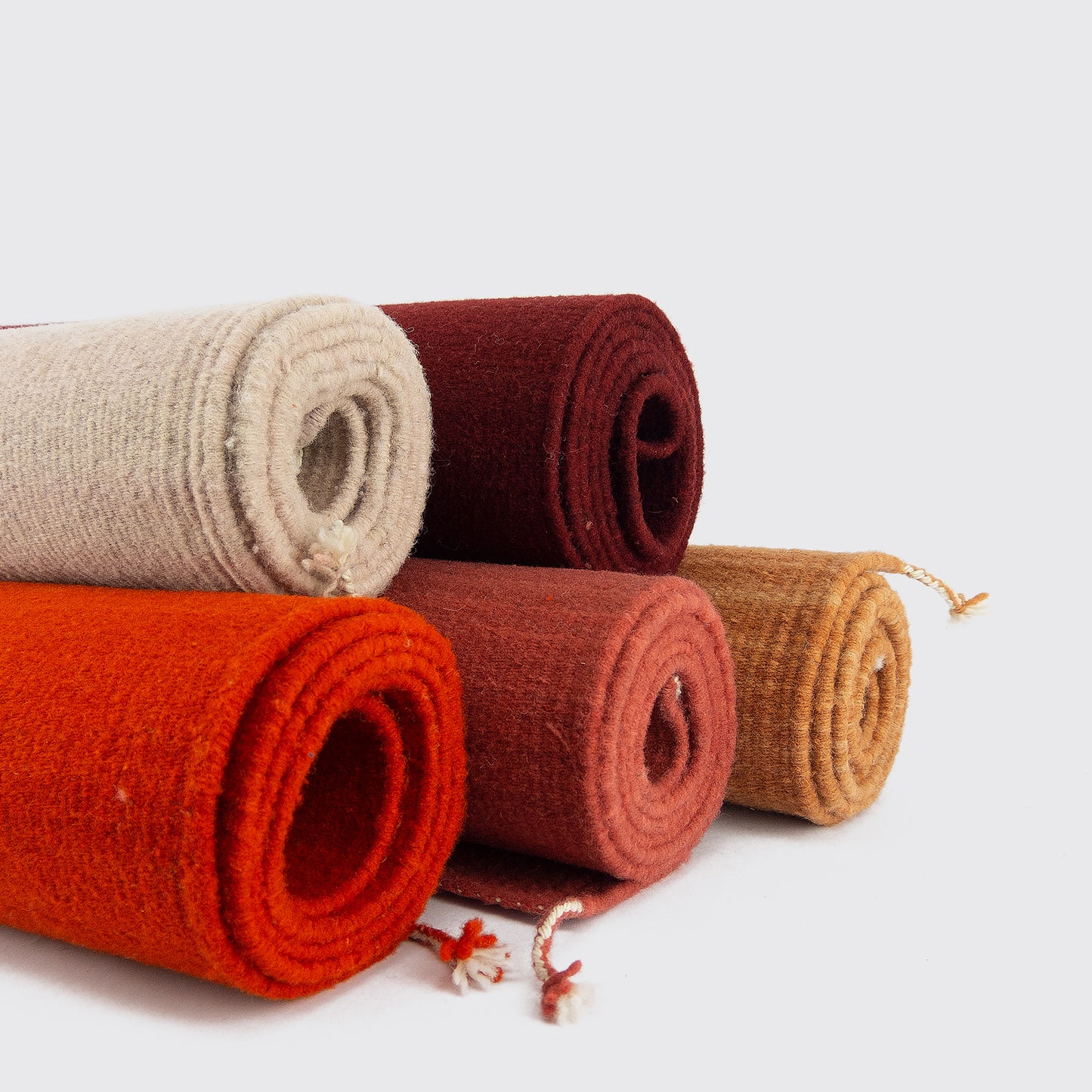 PURE WOOL RUG / COLOR SCALE ONE